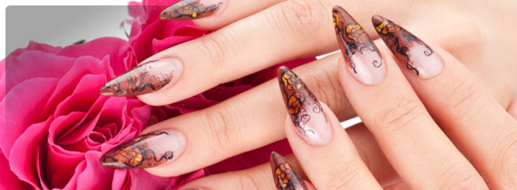 Przedłużanie paznokci metodą żel / akryl